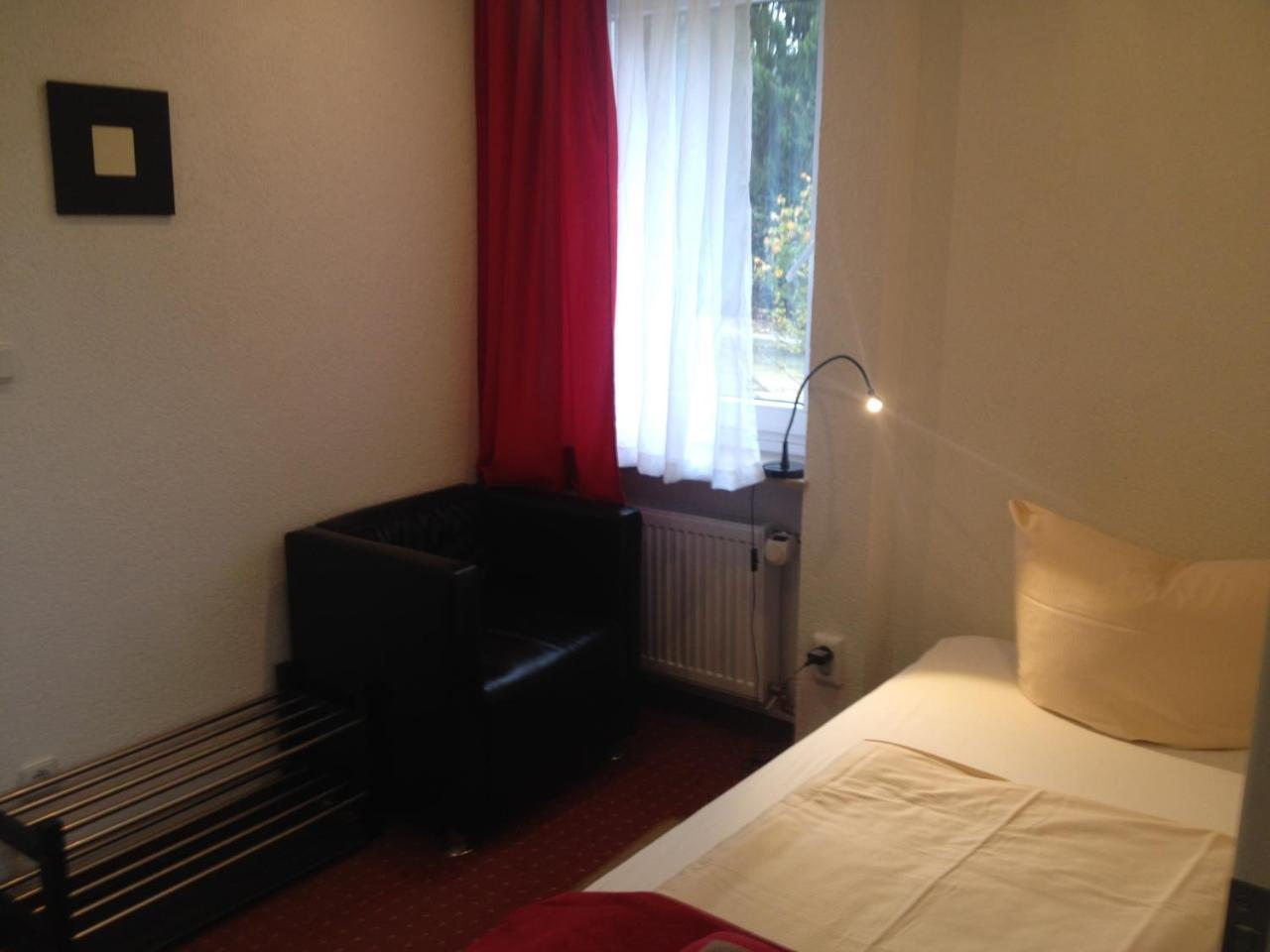 Hotel Saarland Lebach Exterior photo