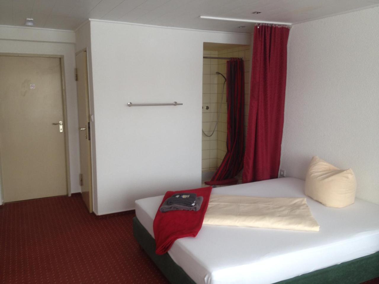 Hotel Saarland Lebach Exterior photo